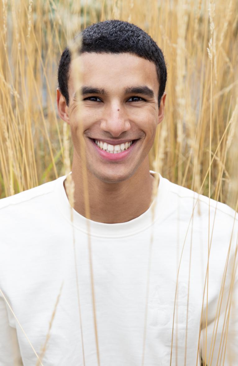 model-Yonis.-3957